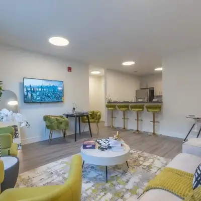 Opulence in Olive 4 bedrooms