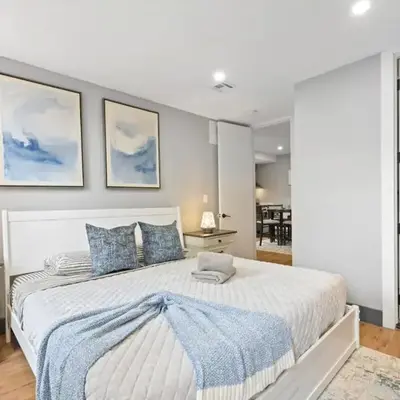 Luxury and Chic 2BR 2BA Apt Mins to NYC and Hoboken