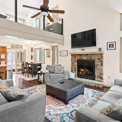Vaulted Pines Lodge Hot Tub Game Room