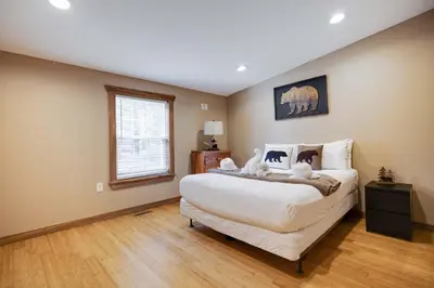 Gallery image of Rustic Retreat with Game Haven in Jonas