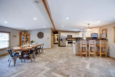 Gallery image of Rustic Retreat with Game Haven in Jonas
