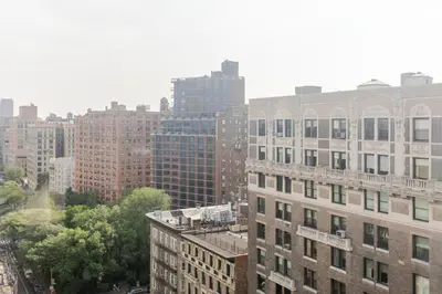 a view of a city skyline with tall buildings at Blueground Bloomingdale fitness center nr Central Park NYC-1869 in New York
