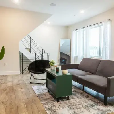 2-Bed&2-BathWDCentralKitchenWifiDesk