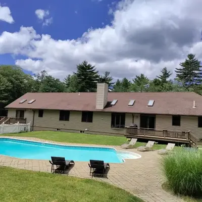 Spacious House with a Pool