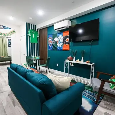 Perch in Paradise EaglesThemed Escape