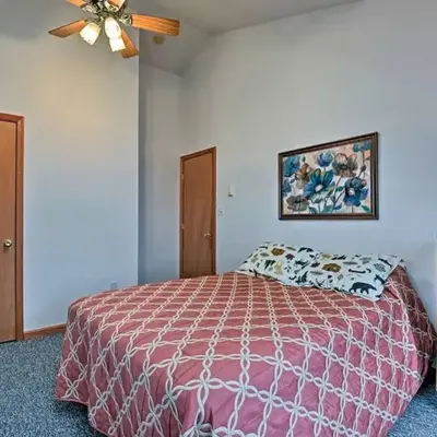 9Br lake fr Volley ball/hot tub