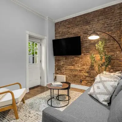Bold Manhattan Base in Prime Nolita