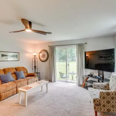 Family Retreat Near Hersheypark with Horse Farm View