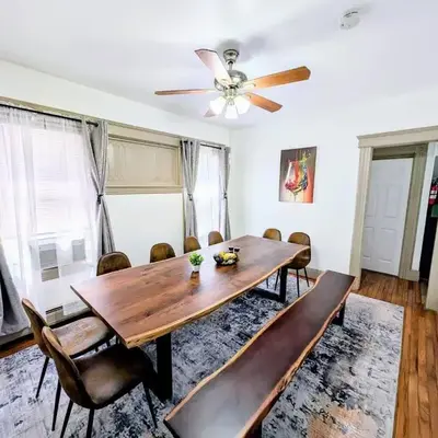 Spacious duplex retreat in city w/ Parking nearby