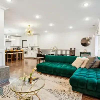 Contemporary Luxury 3 Bdr Apt for 6 with Free Parking