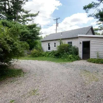 Cozy Cottage on a Private Farm Nestled Among the Southern Catskill Mountains in Woodridge