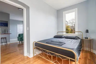 a bedroom with a bed in a room at One BR near Metlife with Laundry & Parking in Lodi