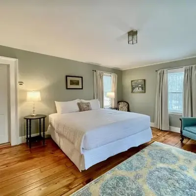 Twin Oaks Near Lake Wallenpaupack Historic Home