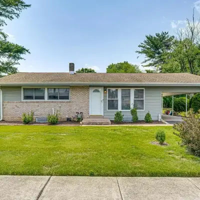 Near Dtwn Harrisburg Stylish Home with Patio and Yard