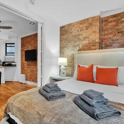 Spacious SoHo 1Bedroom Unit Washer & Dryer