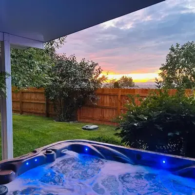Walnut Street Retreat with Hot Tub
