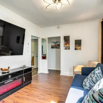 Walkable Location Pet-Friendly Apartment in Lodi!