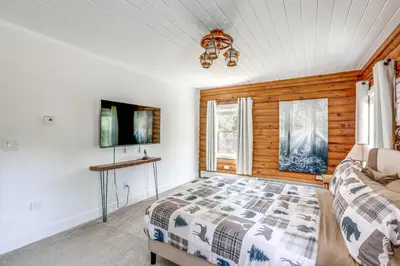 Gallery image of Deck, Sauna and Fire Pits Upscale Belle Mead Cabin in Belle Mead