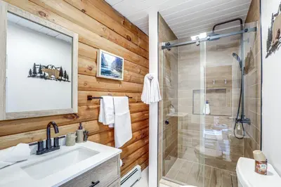 Gallery image of Deck, Sauna and Fire Pits Upscale Belle Mead Cabin in Belle Mead