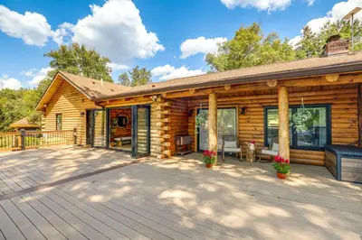 Gallery image of Deck, Sauna and Fire Pits Upscale Belle Mead Cabin in Belle Mead