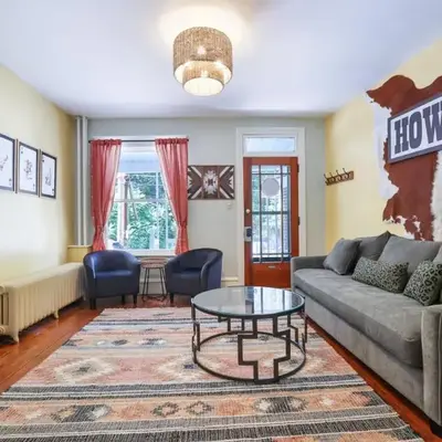 Spacious Broadway Home Downtown Western Modern Charm with parking
