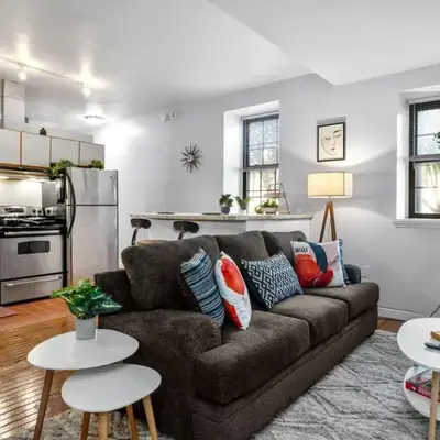 Quaint and Stylish APT with King Bed for Long Term Stay