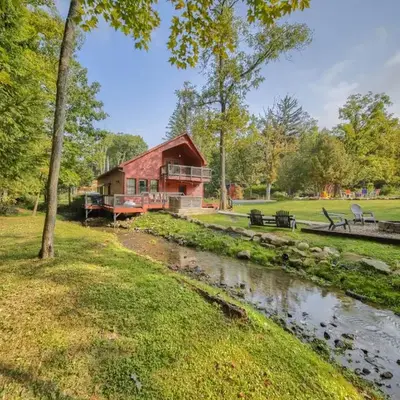 Willow Brook Getaway Hot Tub