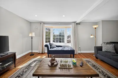 Gallery image of Stylish Downtown Retreat Steps to NYC Duplex in Jersey City