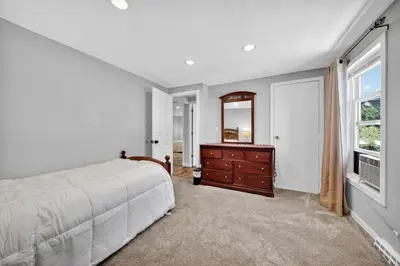 Gallery image of Stylish Downtown Retreat Steps to NYC Duplex in Jersey City