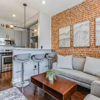 Studio w Terrace - Street Parking -10 min to DT