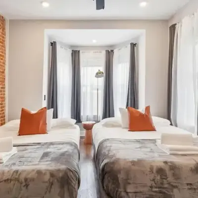 Jr 1Br w 2 Beds - Sleeps 4 - 10 min to DT