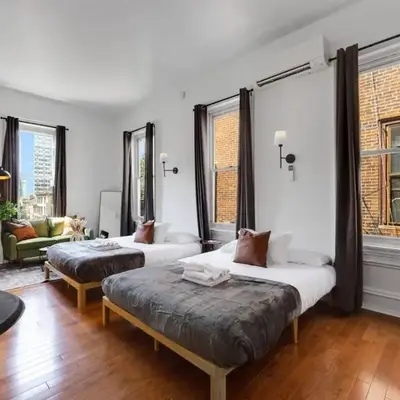 New Studio in Center City that Sleeps 4 with Fast Wifi