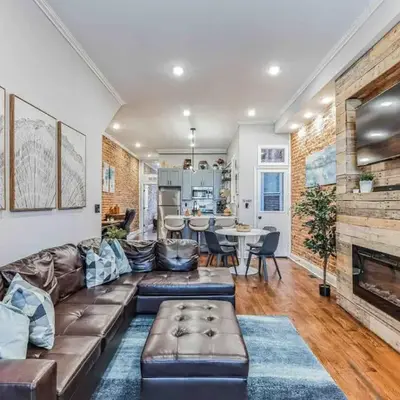 Large Bi-Level 3BR w Patio - 10 min to DT