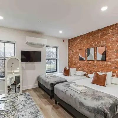 Stylish Studio Sleeps Four - 10 mins to DT (B)