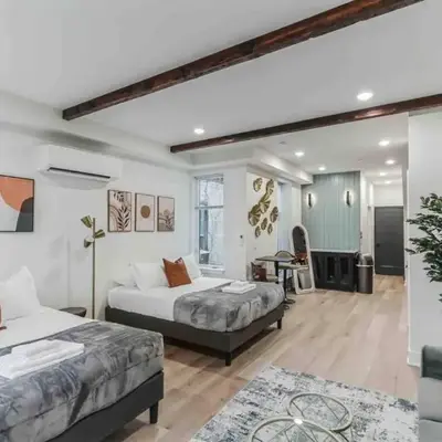 Large Studio w 2 Beds and Balcony (C)