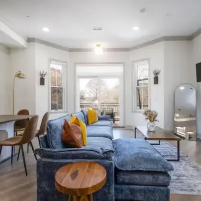 2BR - Across from Fairmount Park -10 mins to DT