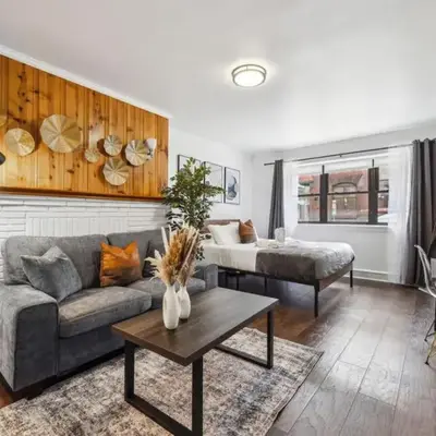 Charming Studio in the Heart of Center City with Fast WiFi