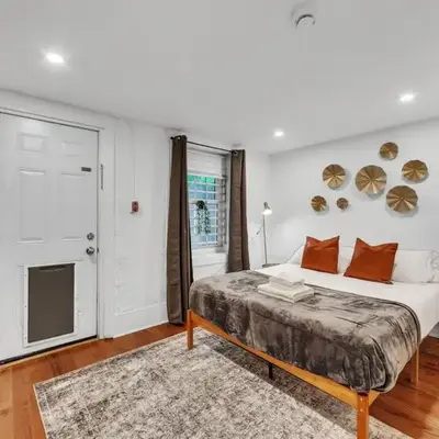 Cozy Center City 1BR apartment with Patio