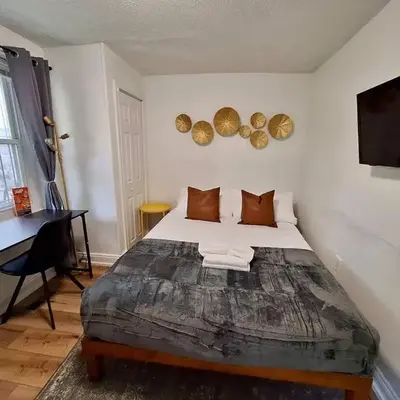 Brand New 1BR in Center City with Private Backyard