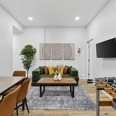 Brand New 2BR in the Heart of Center City that Sleeps 14 people