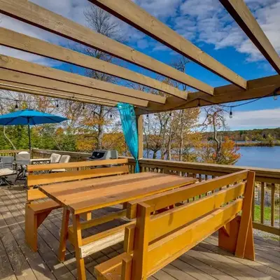 Lakefront Pocono Retreat with Hot Tub and Movie Hub