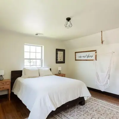Conestoga Cottage with Hot Tub