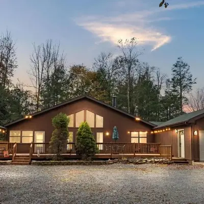 Relaxing Pocono Stay Near Lake with Hot Tub & BBQ