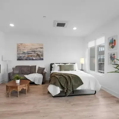 Bright Studio Haven - Pool
