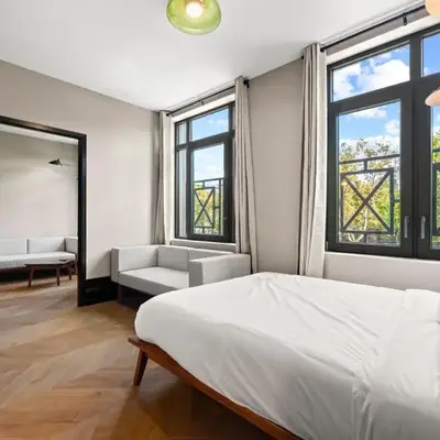 Freeman 303 by Rove Travel - 1BR Condo with Shared Amenities