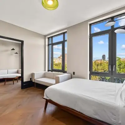 Freeman 503 by Rove Travel - 1BR Condo with Shared Amenities