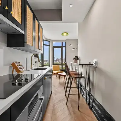 Freeman 903 by Rove Travel - 1BR Condo with Shared Amenities