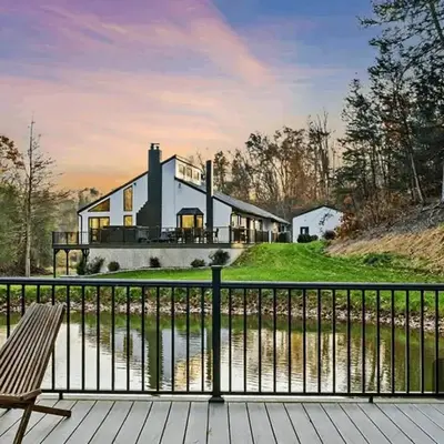 Pine Hollow Lodge