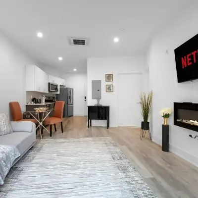 Luxury 1BR Getaway - Modern Stylish & Great Area