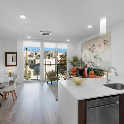 Modern 1BR Escape - Balcony Gym Wi-Fi